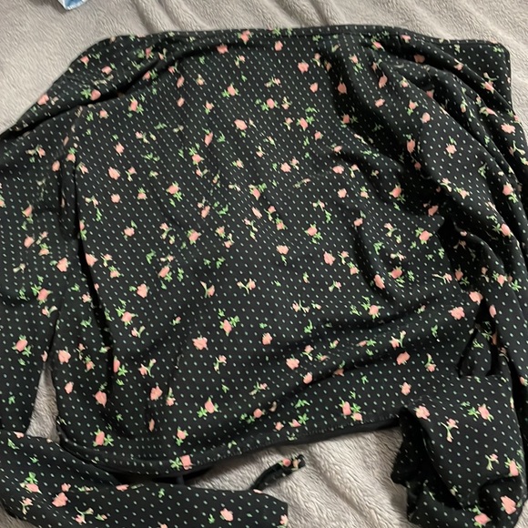 Sunday Best Polka Dot and Floral Tie Front Blouse Size Extra-Small - Picture 5 of 5